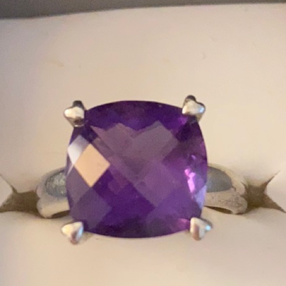 Cushion Cut Amethyst ring - Picture 4 of 6